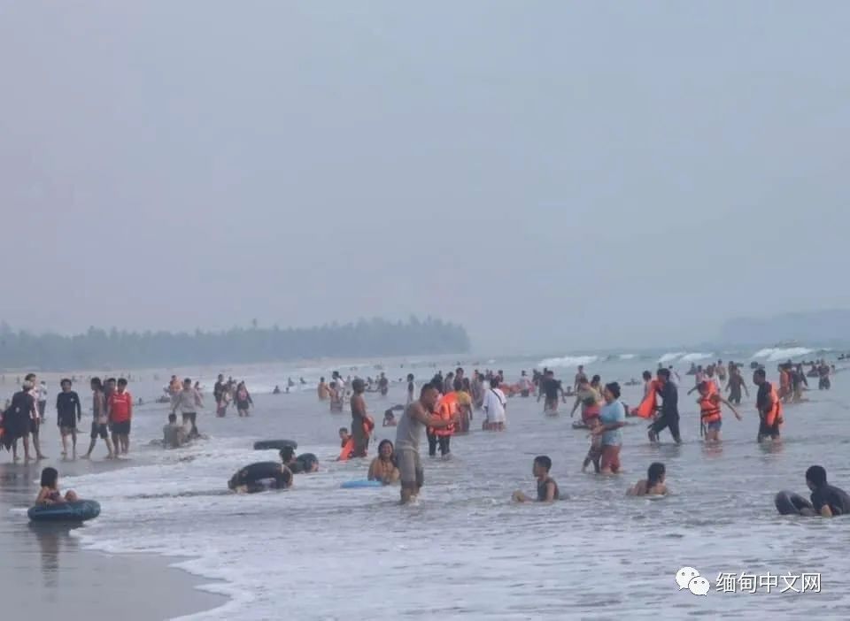 19年缅甸泼水节萨瓦迪卡狂欢视频,2018缅甸泼水节完整视频