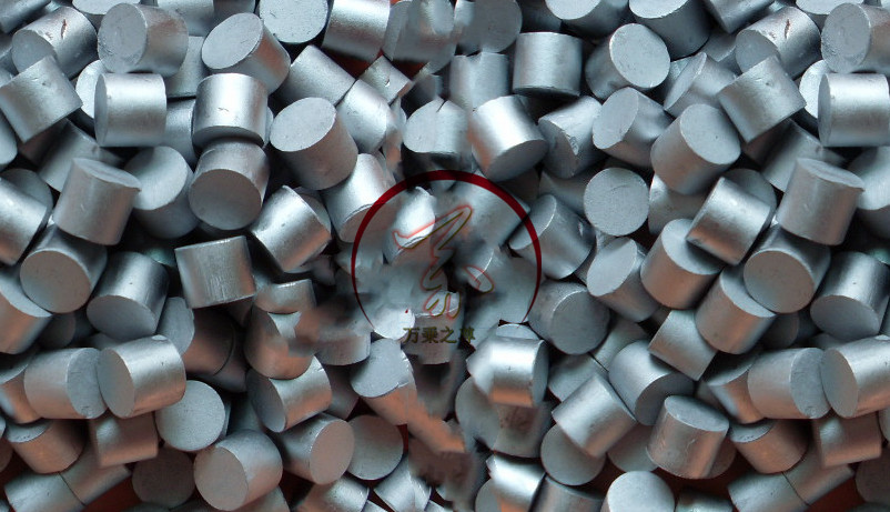 产量只够装备一亿*队军**,中国11种主要*器武**制造材料储备和进口统计