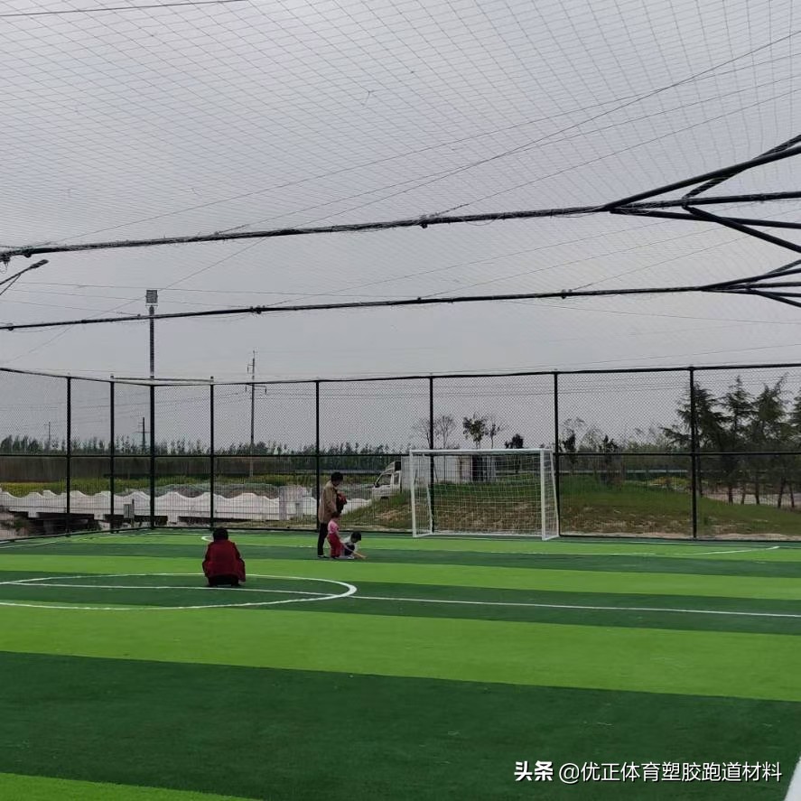 人造草坪足球场草坪价格,人造草坪足球场报价多少钱一平方
