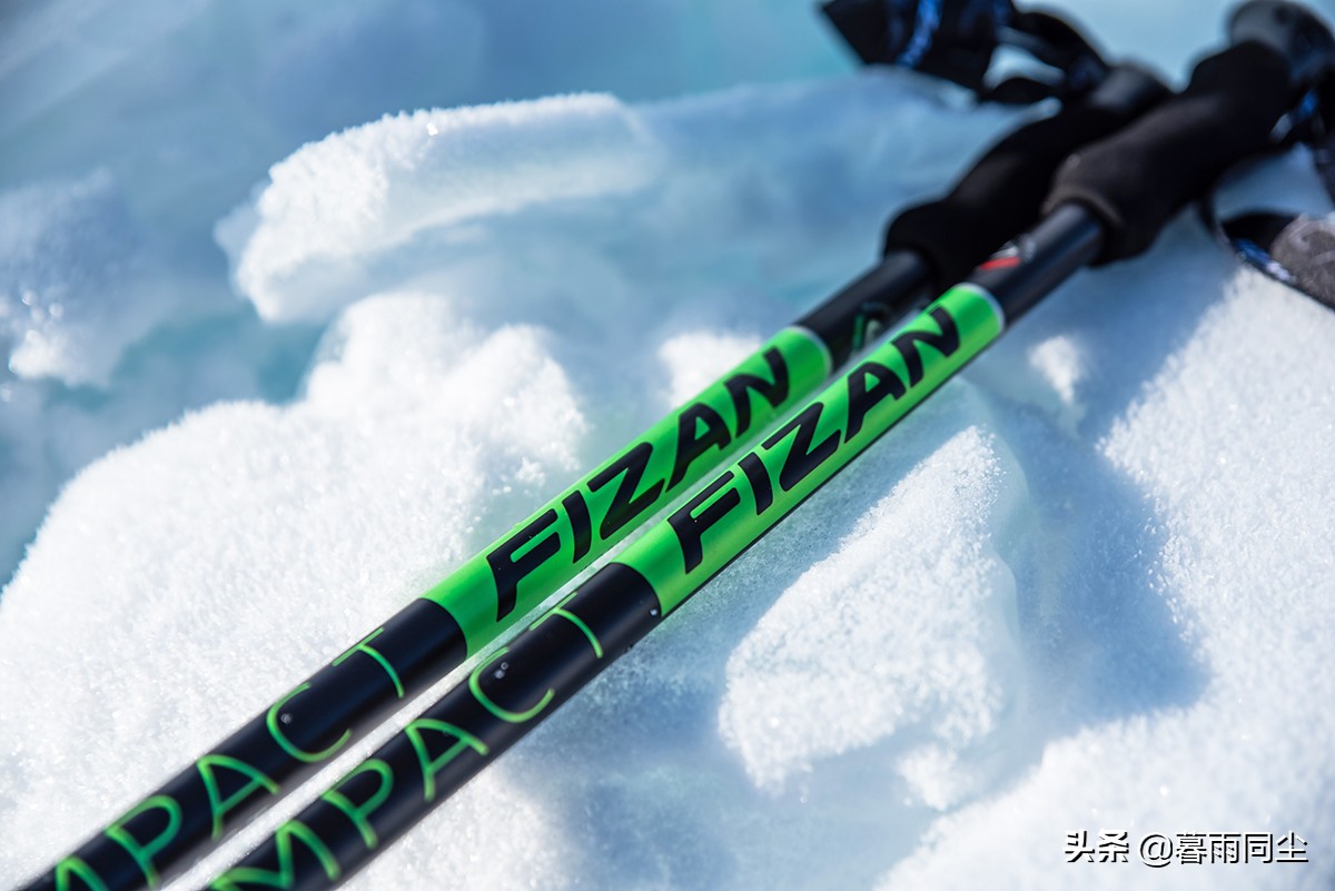 登山杖使用攻略,登山杖用法登山需要佩戴手套吗