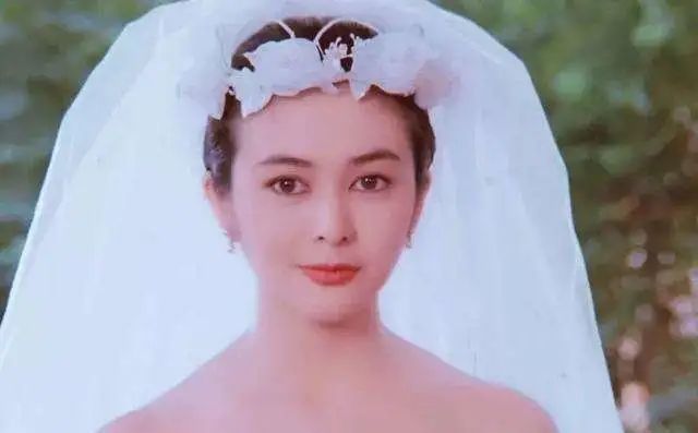 那些*养包**香港女星的富商们