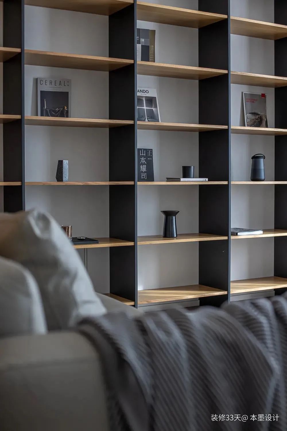 客厅超大储物柜改成衣帽间,客厅小房间改衣帽间