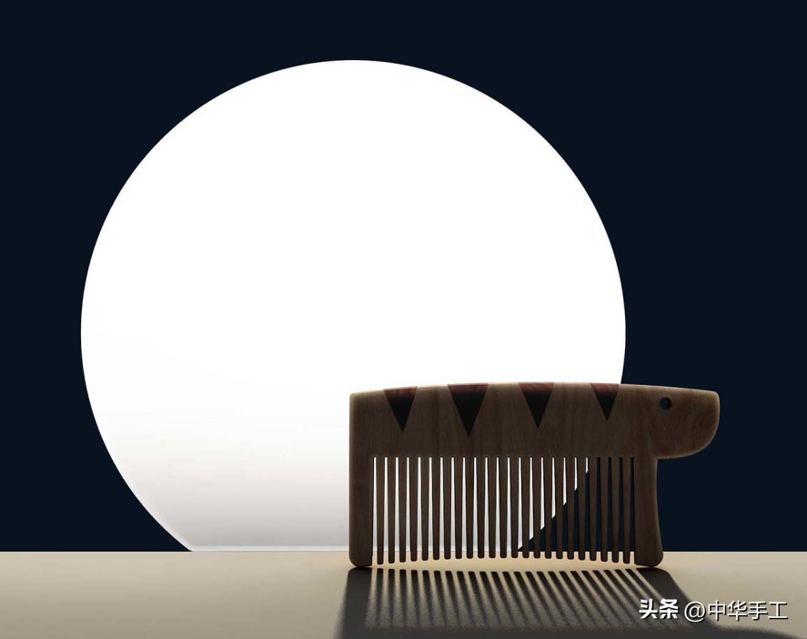 欣赏完趣味满满的木梳作品，不如下一把好梳你来设计？