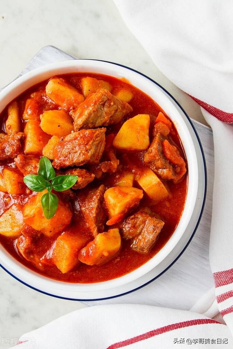 番茄炖牛肉怎么做才软烂好吃,炖牛肉放什么料牛肉软烂