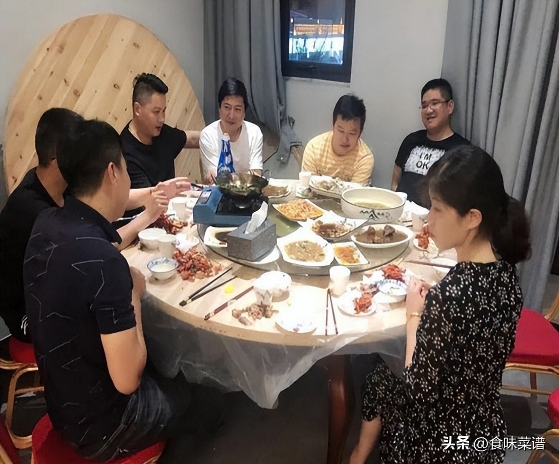 领导让你去买烟的暗语,领导叫买烟用意却是叫你离开