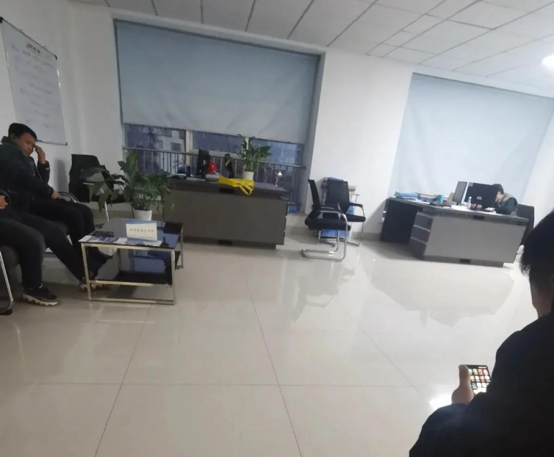 农民工讨薪堵大门怎么办,农民工堵大门讨薪违法吗