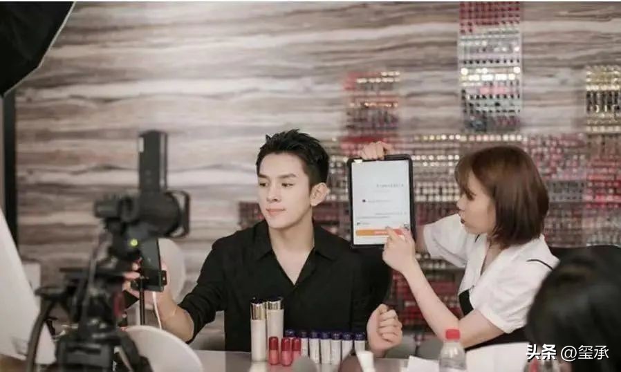 淘宝订单“强势导入”微信，李佳琦罗永浩纷纷布局！