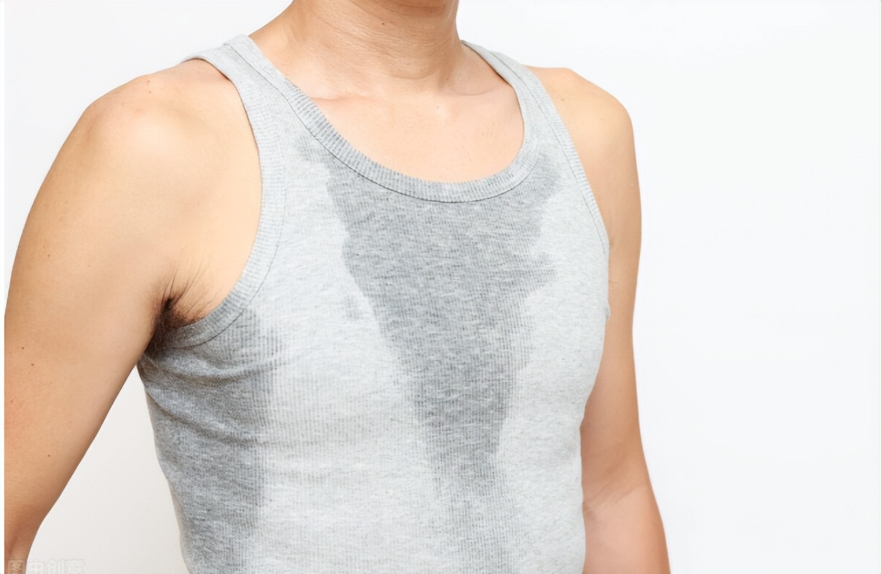 老人身上有一股怪味吗？建议55岁后，远离3个习惯，老了或没味