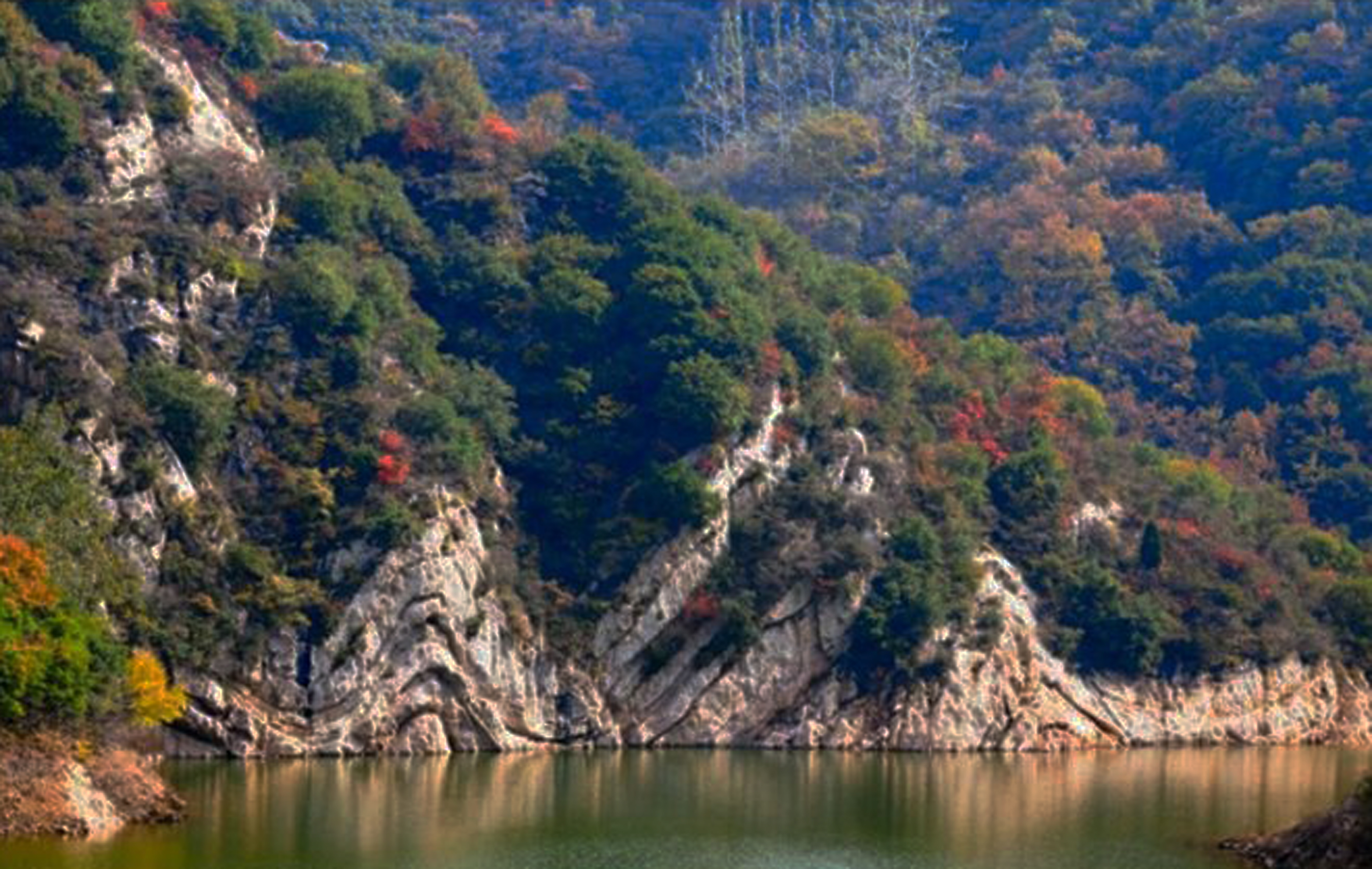 最好的风景是山里走走,最好的旅游风景在路上