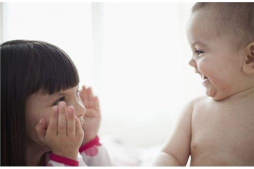 婴儿躲猫猫可以培养孩子什么,躲猫猫对宝宝有好处吗