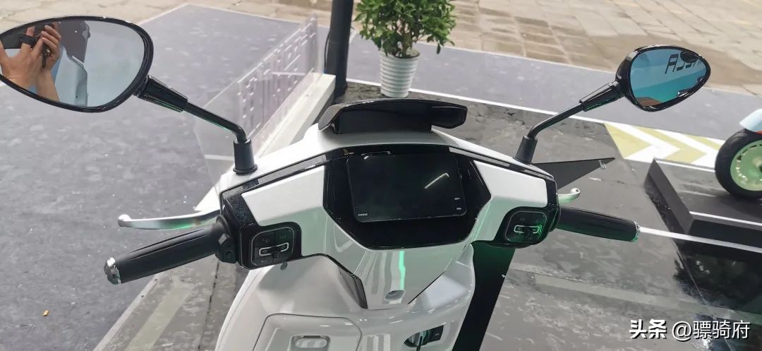 布雷斯通蓝卡150复古小踏板改装,布雷斯通150复古踏板摩托车测评