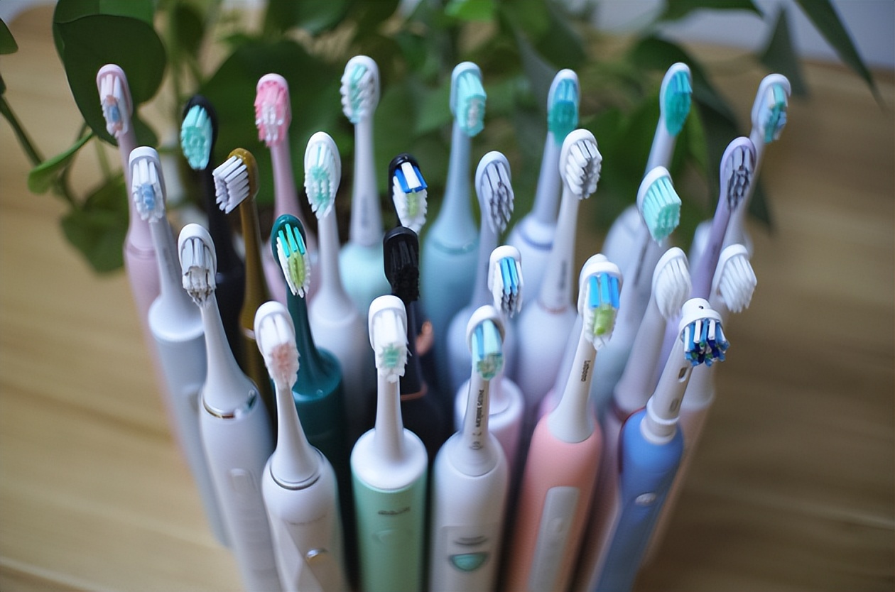 电动牙刷的坏处,成年人有必要用电动牙刷吗