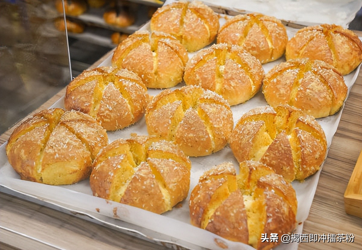 爆浆蒜香奶酪包探店,原味流心乳酪包