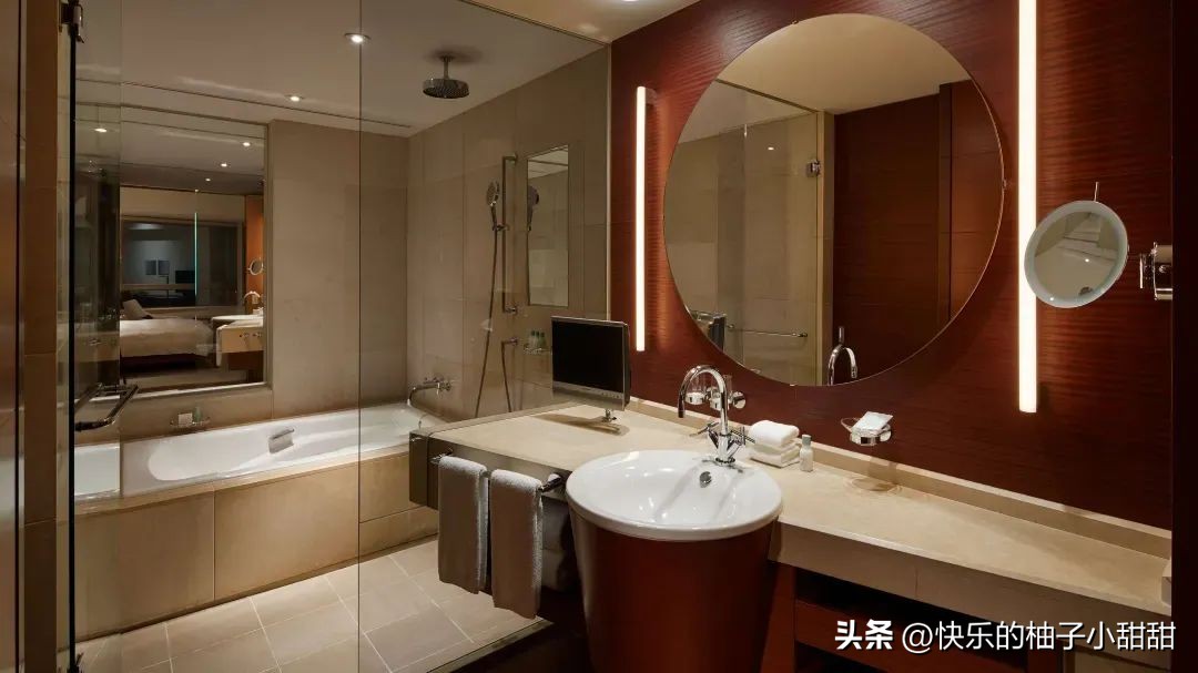 海水不输冲绳，这座青春背后的小城，夏日烟花又封神了！