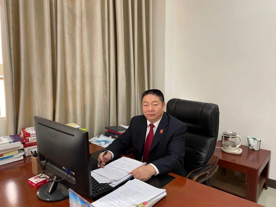 遇到纠纷怎么办？“去找姚明华工作室。”