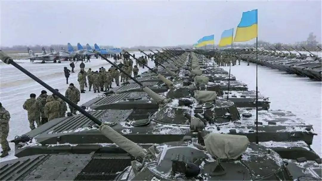 一个乌克兰，俄就投入8个合成集团军，我国目前集团军数量够吗？