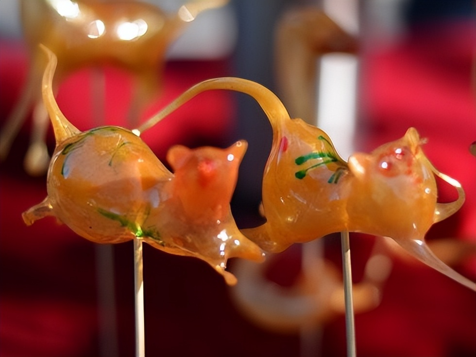 民间艺术吹糖人的发明者 (吹糖人是中国民间传统艺术吗)