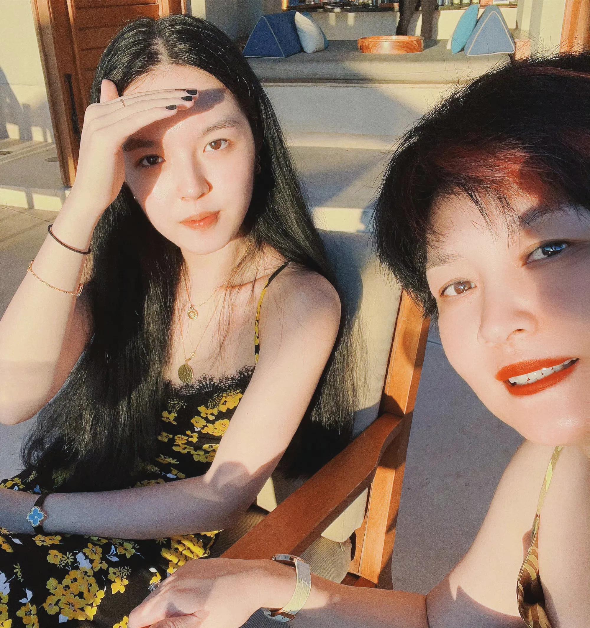 哈文多年后再回国晒照感叹回家好,哈文回国后感动视频