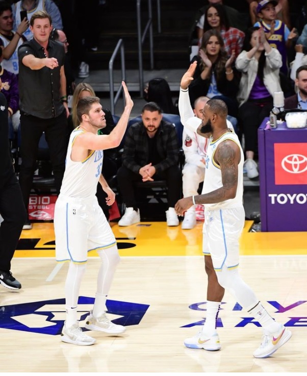 洛杉矶湖人故事,湖人马特里安