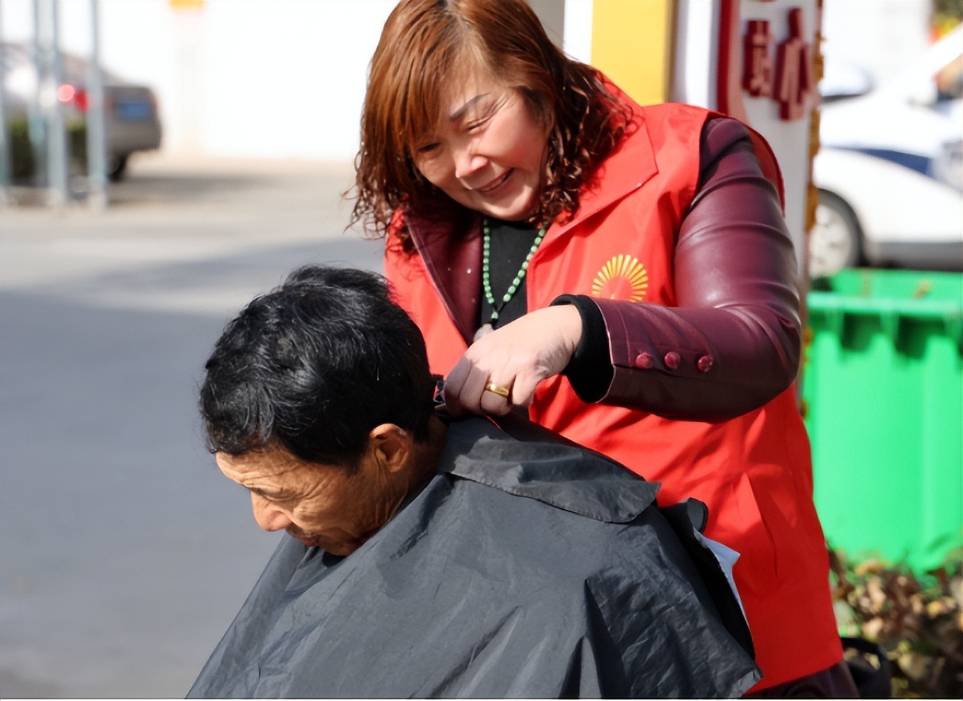 为什么现在的理发店生意惨淡,为啥理发店没生意