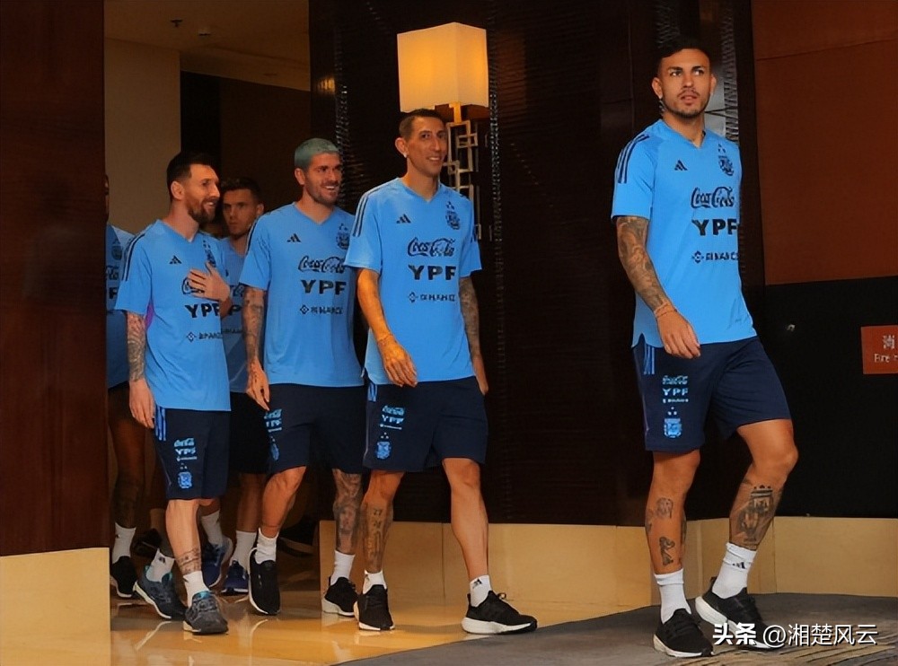 阿根廷队世界杯赛前集结,阿根廷队前往奥体封闭训练