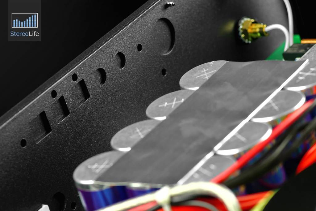 法国珊瑚礁AM300测评报告:2万元预算内的纯进口后级新标杆!