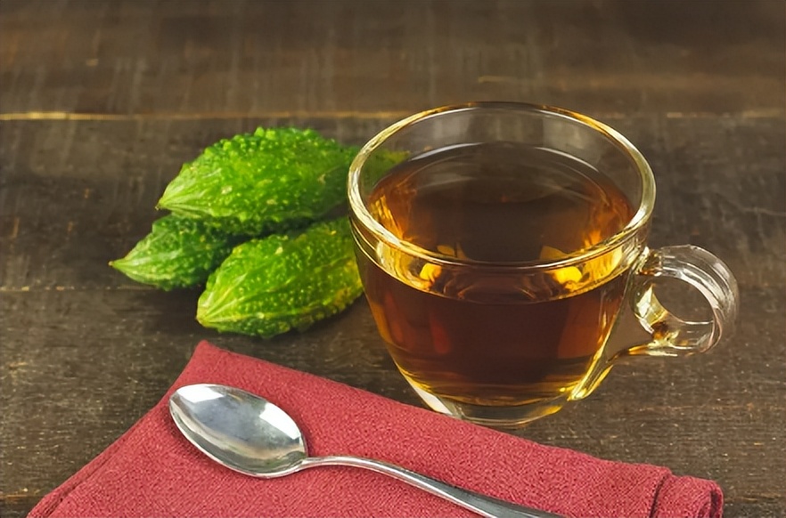 男人50岁后，活得是“精神气”，多喝5款“软黄金”，或更有魅力