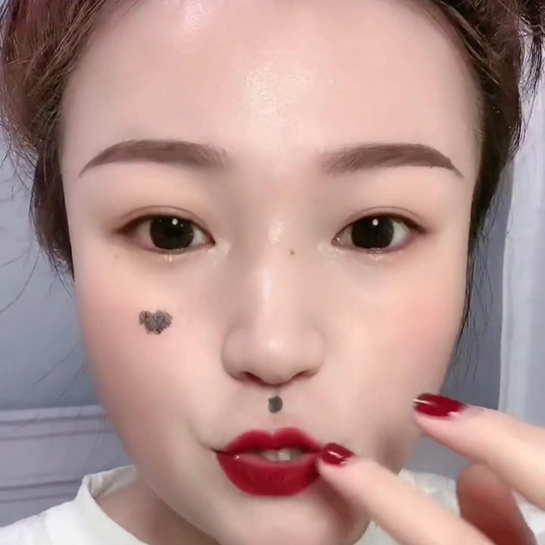 黑斑和黑痣怎么用遮瑕膏遮瑕,水润遮瑕膏遮黑痣