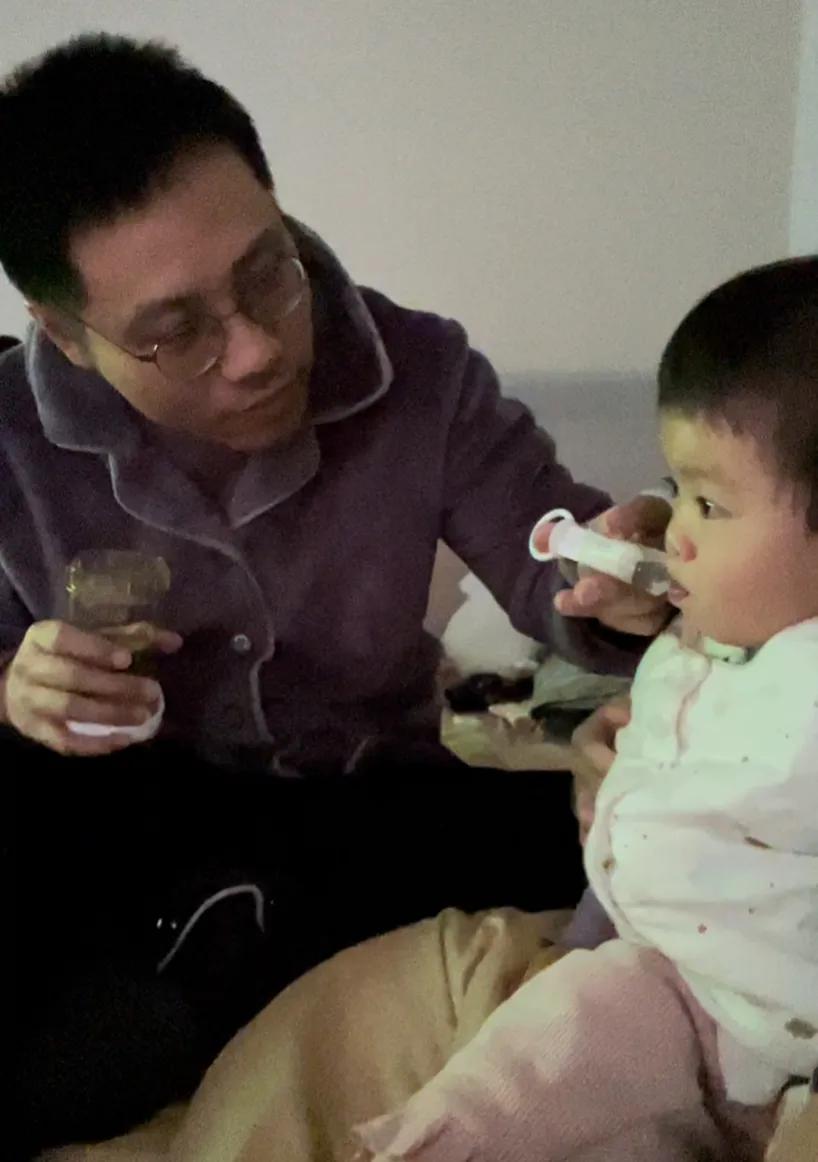 一岁宝宝突然发高烧反反复复,一岁半的孩子持续高烧五天了