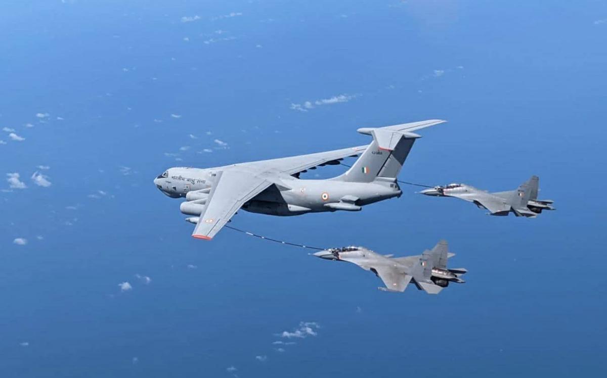 俄罗斯苏30巡航,印度战斗机苏30