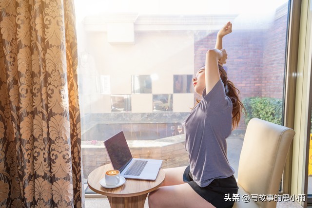 打工妹一个月能赚10万,从月入300的打工妹到年入3000万