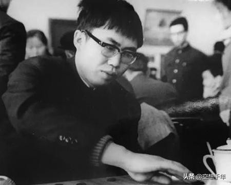 聂卫平替*伟民袁**教育儿子以及男子围棋队与女子排球队的室内足球赛