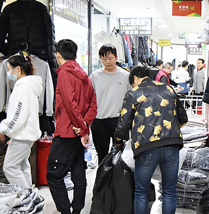 青创城男装直播供应链市场火热招商！