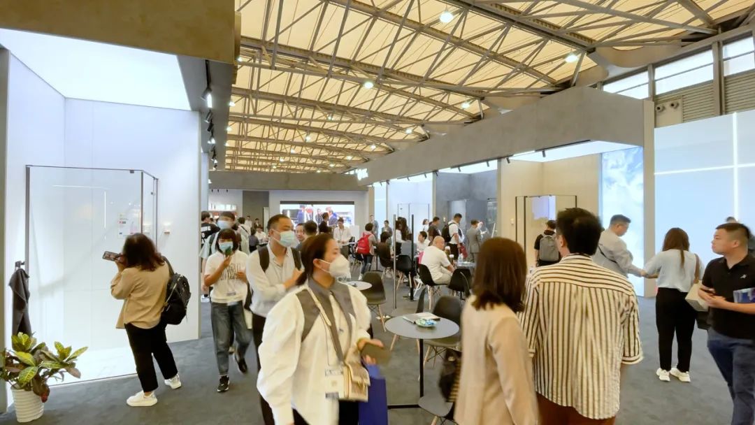 理想卫浴蓝色卫浴首次同台亮相上海厨卫展丨成为众人聚焦中心