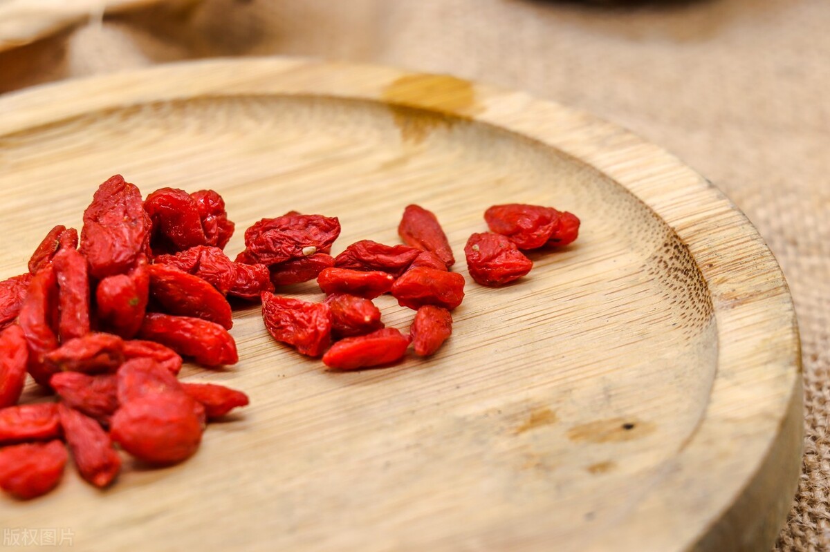 农村土地种什么赚钱,全国农村闲散土地有多少