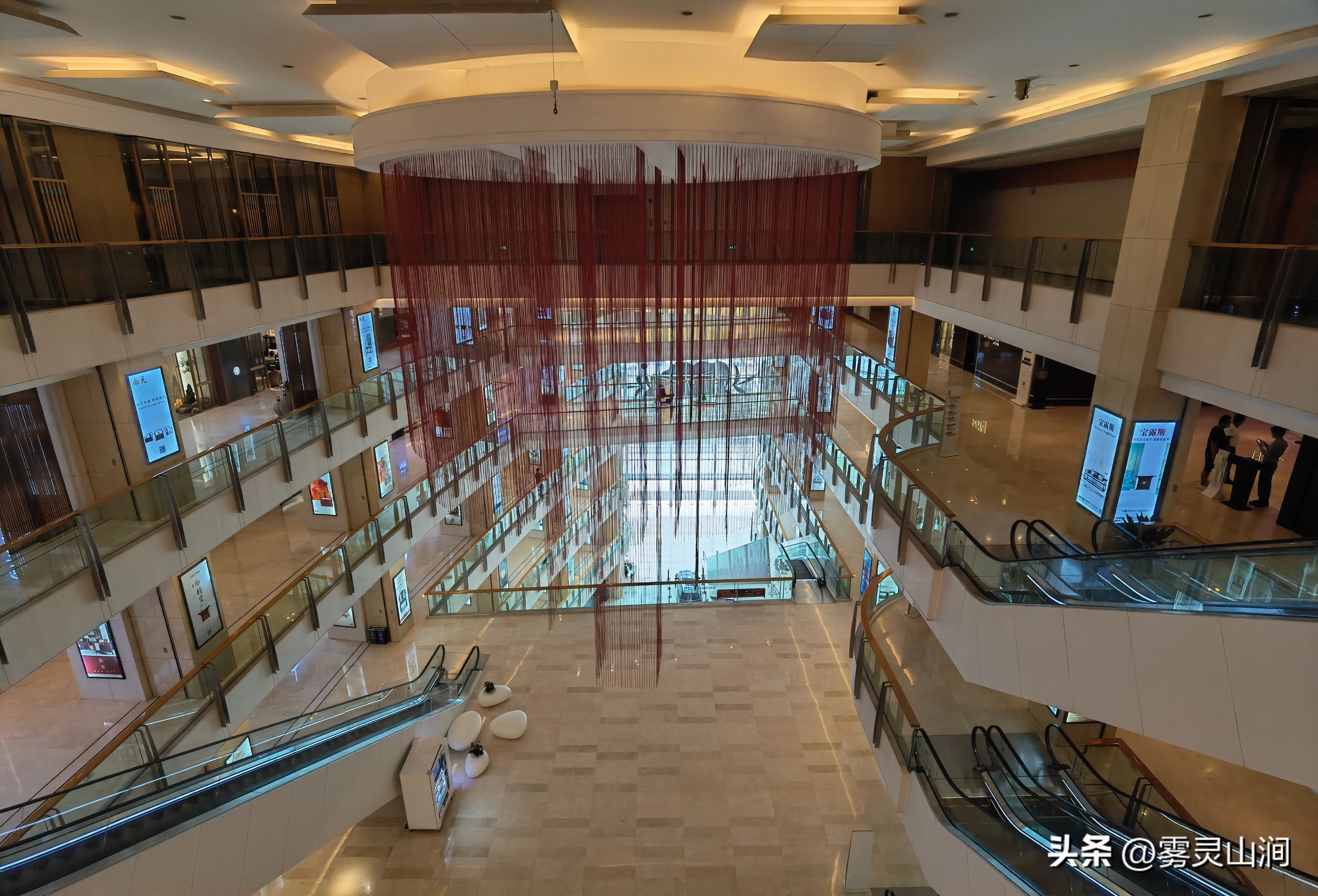 佛山罗浮宫索菲特酒店夜景,佛山罗浮宫索菲特酒店的布局亮点