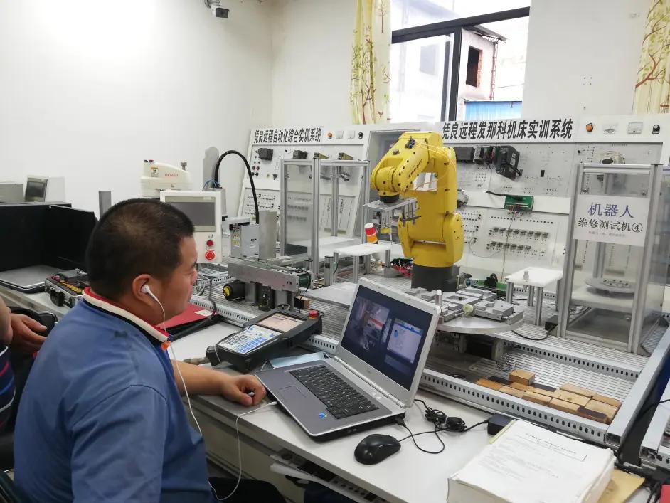 abb机器人机械手存储器数据不正常,如何使用abbrobotstudio写机械手程序