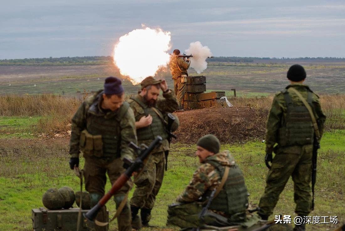 乌军空袭俄核轰炸基地,乌军无人机突袭俄军轰炸机基地