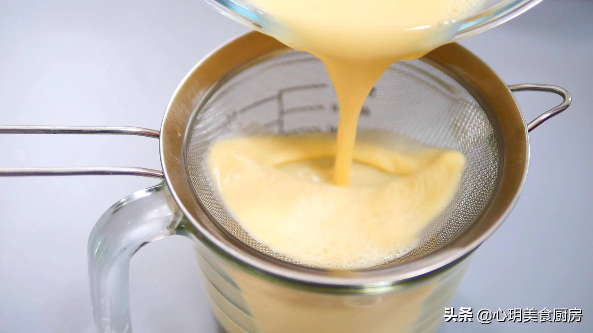 一瓶牛奶2个鸡蛋做蛋糕,一瓶牛奶两个鸡蛋怎么简单做蒸糕