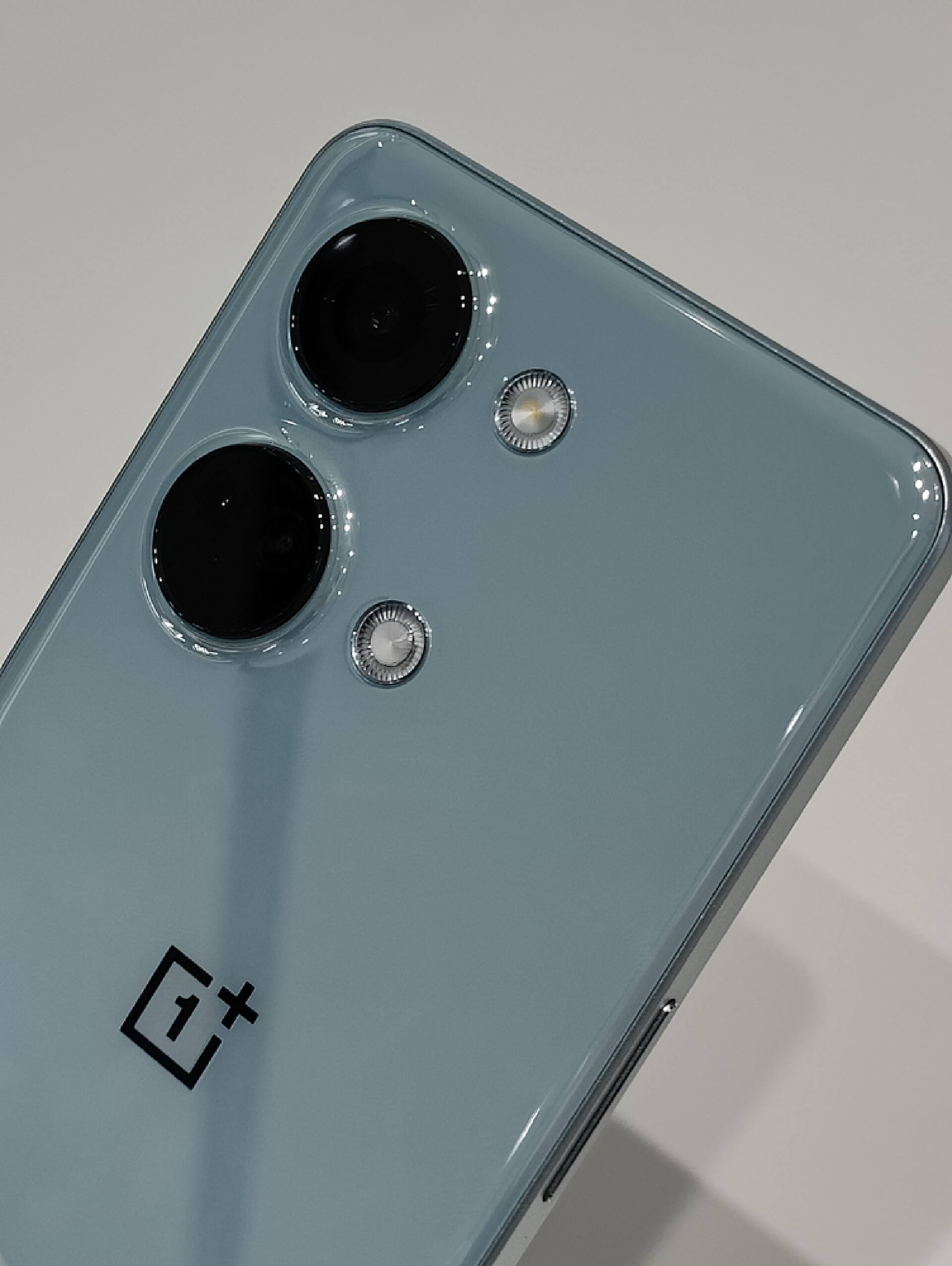 2023年618购物节，2500元价位的手机推荐，优缺点都讲一下