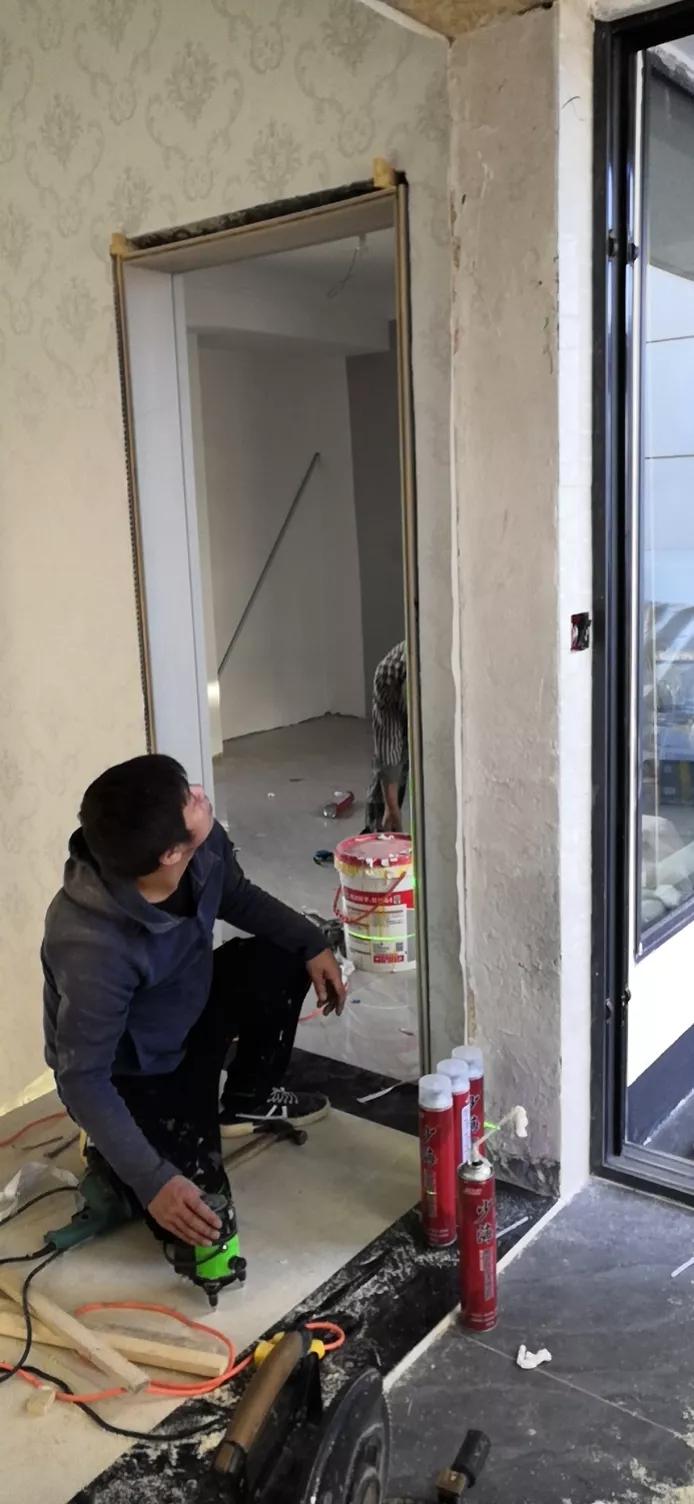 开关门吱吱响怎么解决,开关门老是响怎么处理