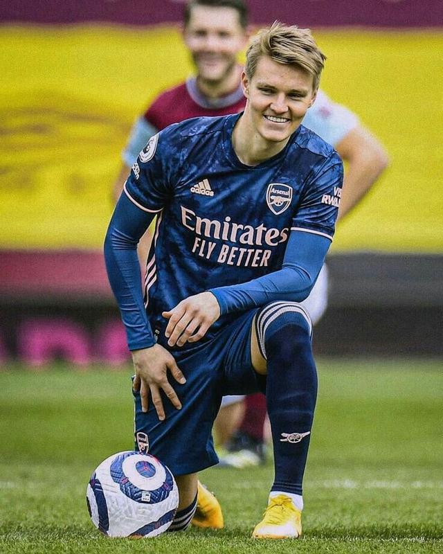 曾经的梅西现状,曾经的小将梅西