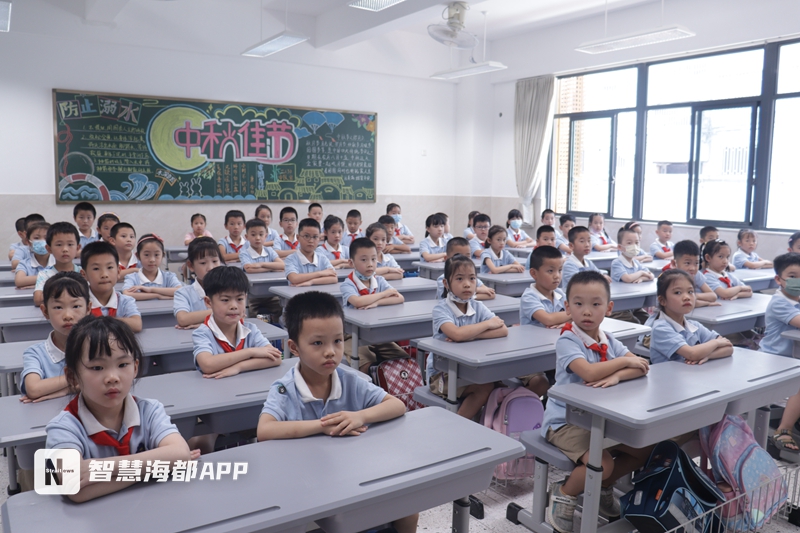 一年级萌新,一年级新生入学福州