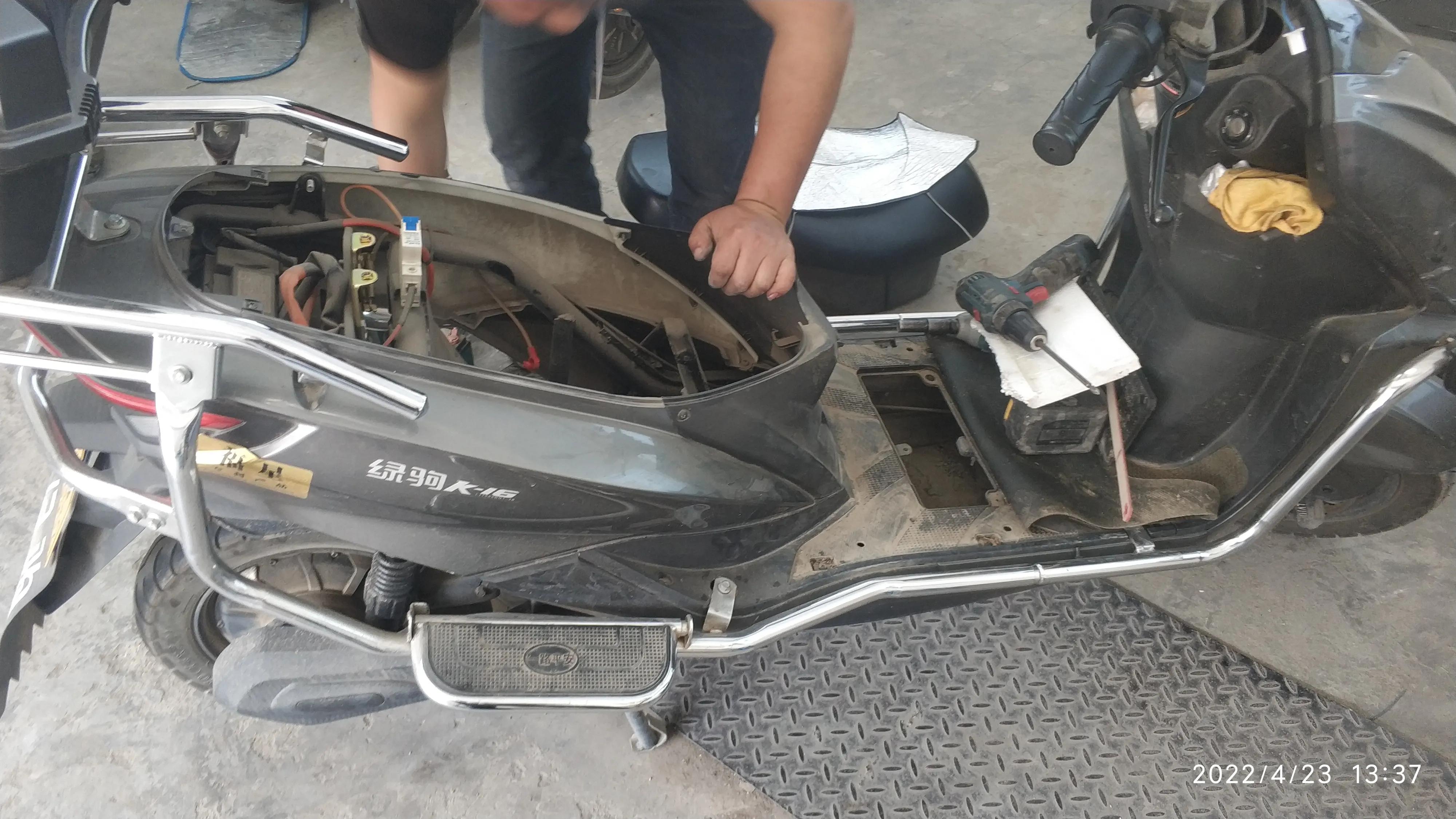 绿驹k18和k16电动车哪个好,绿驹k16电动车72v32a能跑多少公里