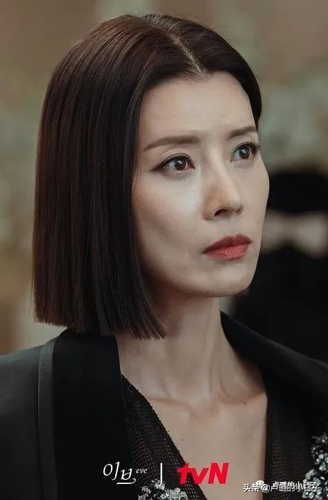 小三复仇勾搭总统女婿，除剧情，女主财阀级别的穿搭也值得一看