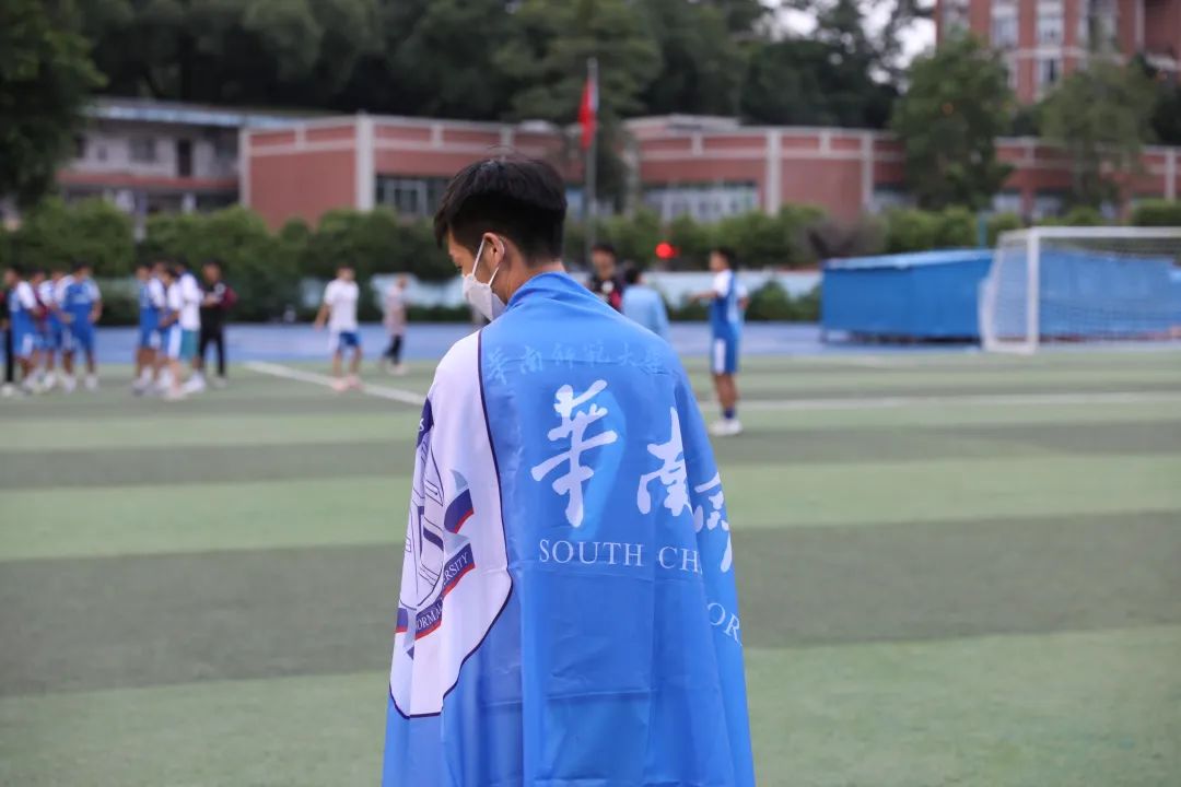 乾坤未定你我皆是黑马毕业典礼,毕业生演讲乾坤未定你我皆是黑马