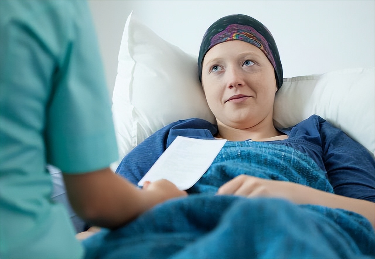 癌症晚期家属选择治还是不治,家人得了癌症晚期