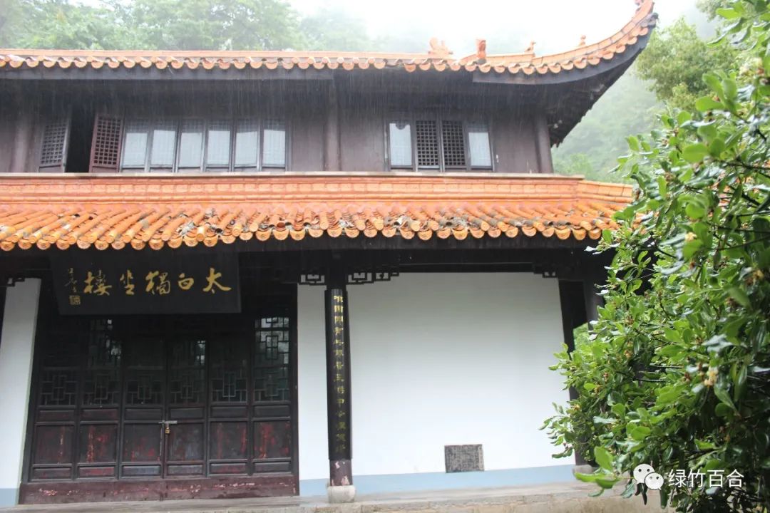 敬亭山唐李白什么时候写的,独坐敬亭山真的是李白写的吗