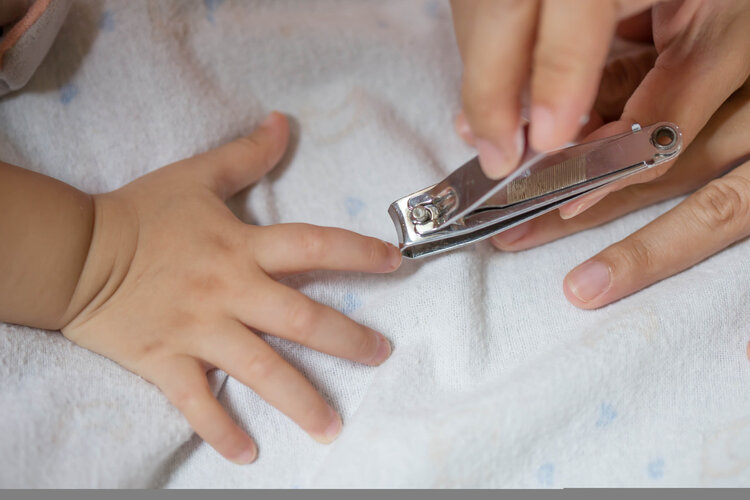 脚趾甲长到肉里一碰就疼如何解决,脚趾甲老是往肉里长怎么办