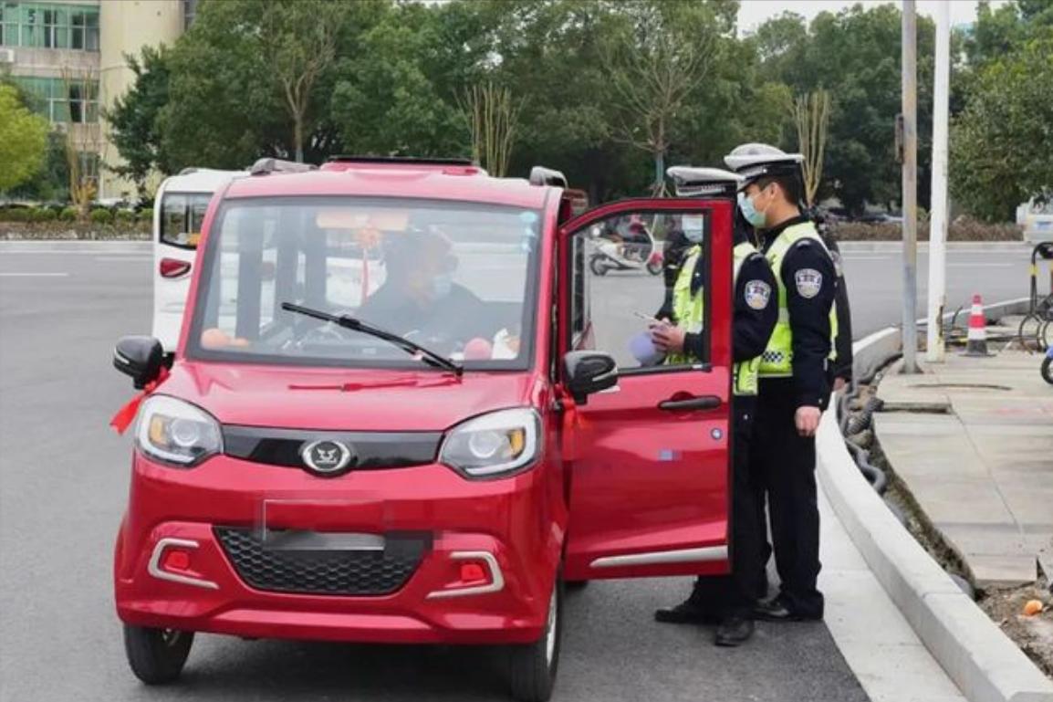 老年代步车究竟能不能上路？江苏省最近有新消息，或可以合法上路